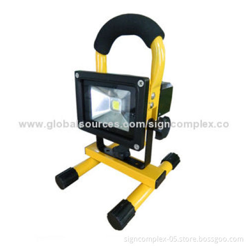 10W Rechargeable COB Floodlight, Use 1 Piece Integrated High-power/Over 50,000-hour Service Lifespan